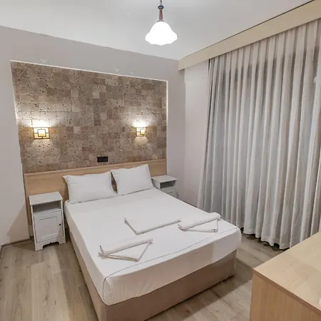 拜拉姆酒店 3* Çeşme
