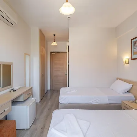 拜拉姆酒店 Çeşme