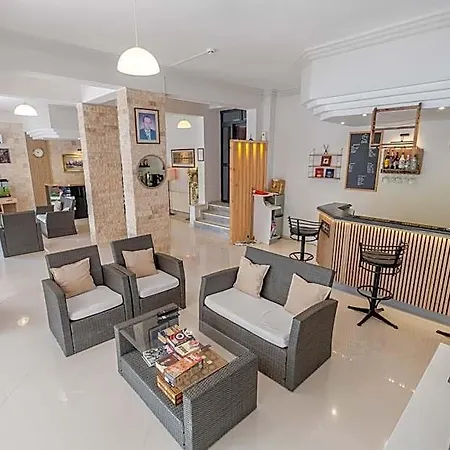 拜拉姆酒店 Çeşme