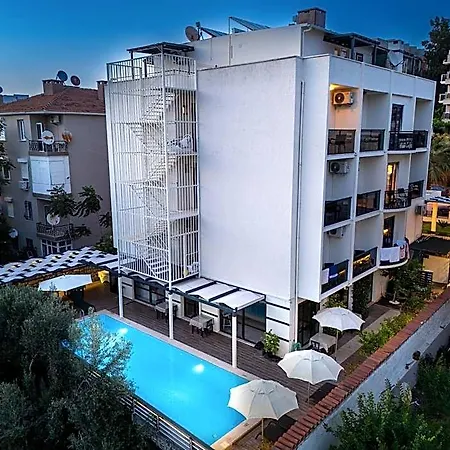 拜拉姆酒店 酒店 Çeşme