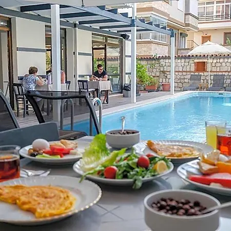 拜拉姆酒店 酒店 Çeşme